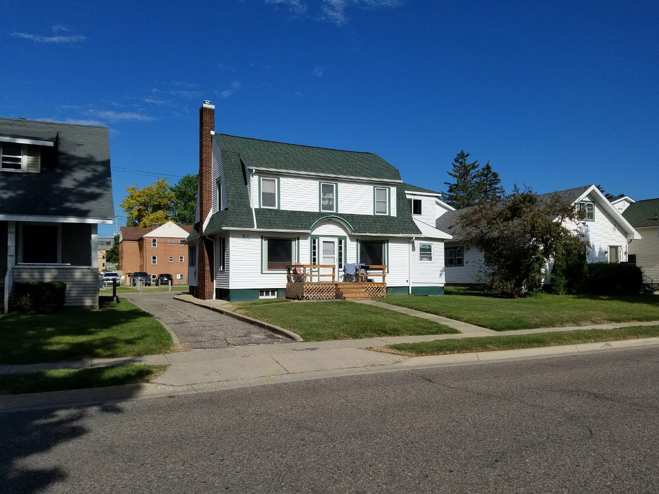 Hudgins Realty - 141 Gunson Street