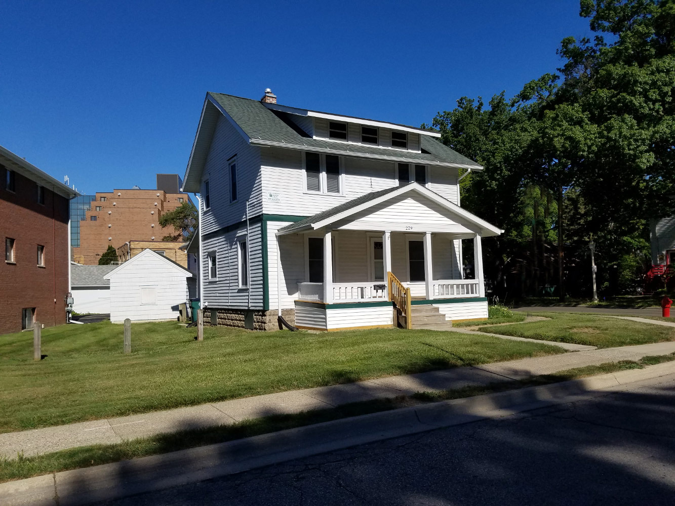 Hudgins Realty - 229 Division Street