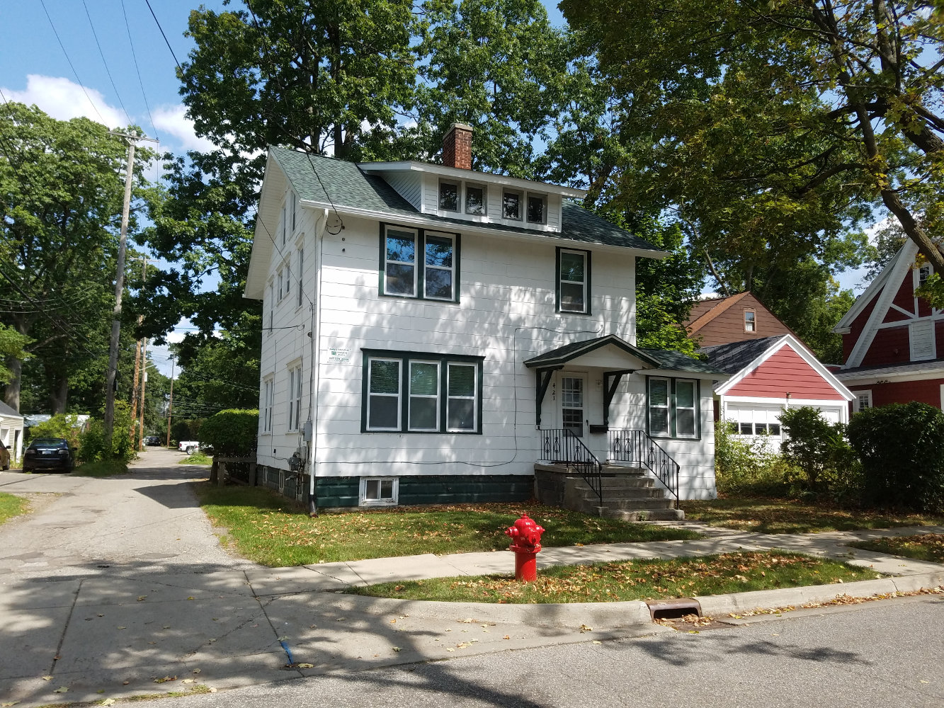 Hudgins Realty - 421 Linden Street